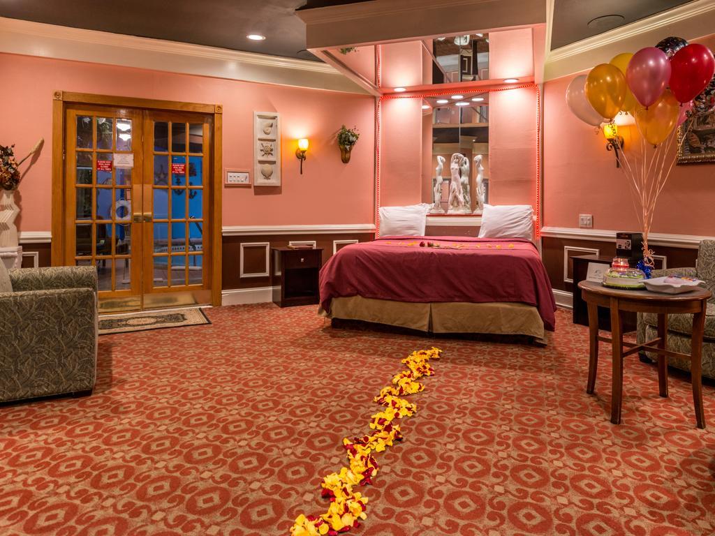 Inn Of The Dove Romantic Luxury & Business Suites Бенсалем Екстер'єр фото