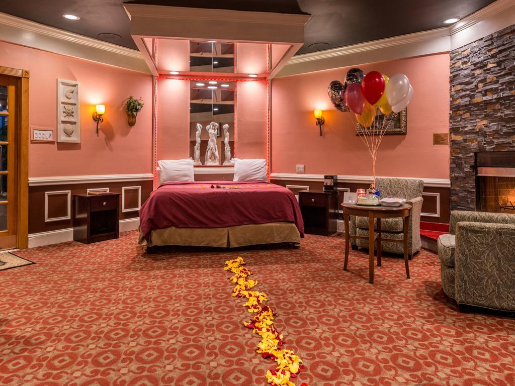 Inn Of The Dove Romantic Luxury & Business Suites Бенсалем Екстер'єр фото