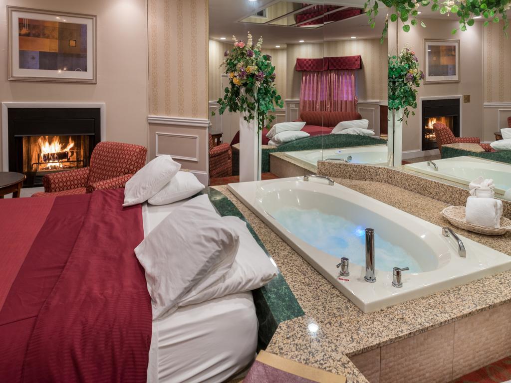 Inn Of The Dove Romantic Luxury & Business Suites Бенсалем Екстер'єр фото