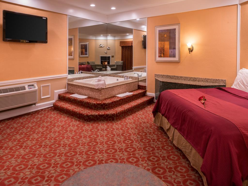 Inn Of The Dove Romantic Luxury & Business Suites Бенсалем Екстер'єр фото
