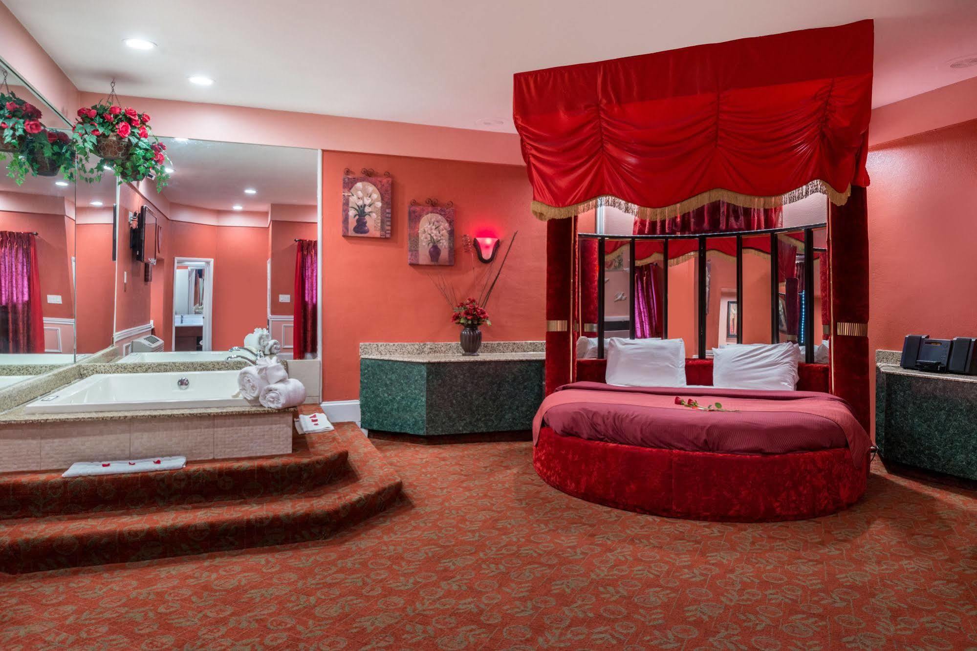 Inn Of The Dove Romantic Luxury & Business Suites Бенсалем Екстер'єр фото