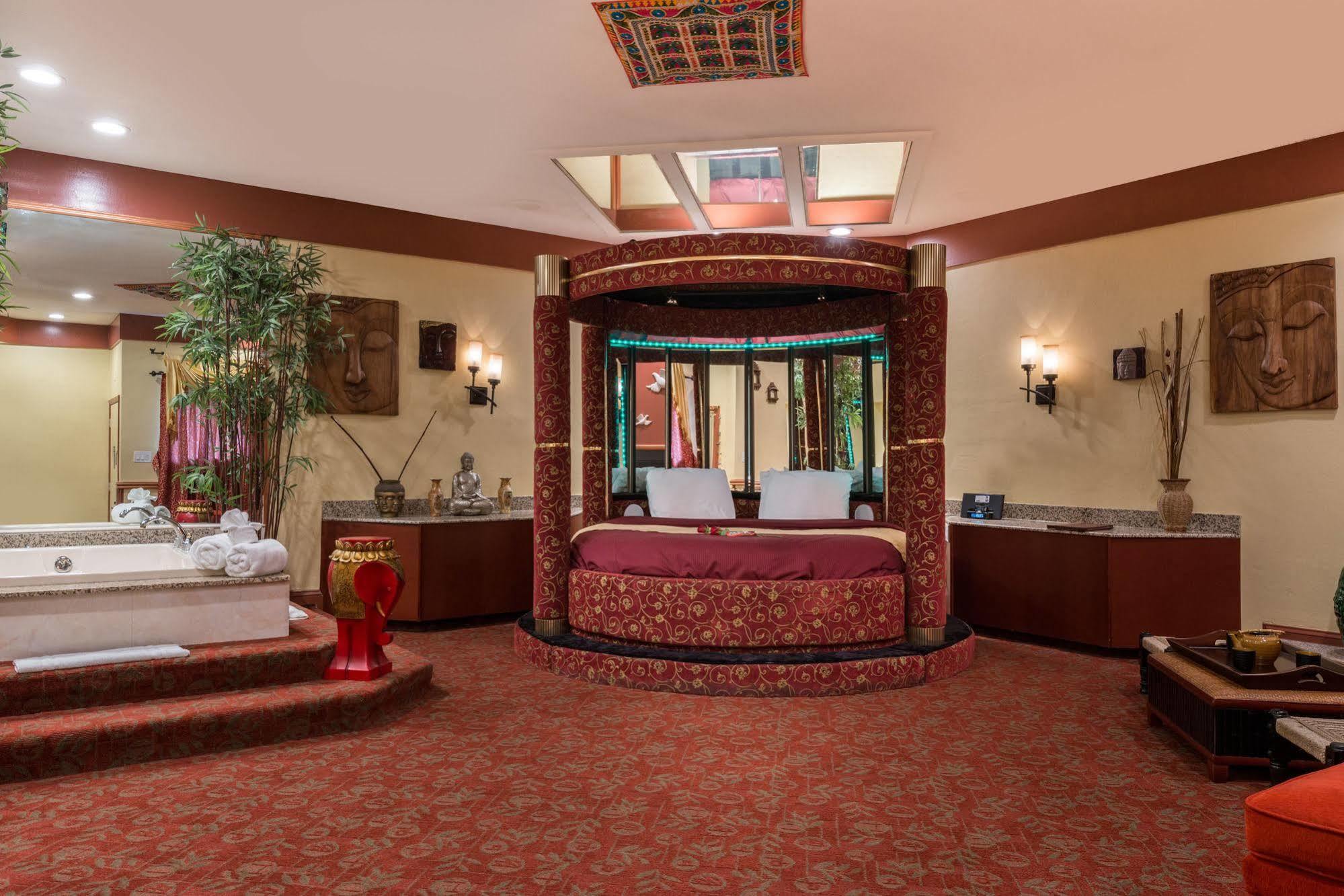 Inn Of The Dove Romantic Luxury & Business Suites Бенсалем Екстер'єр фото