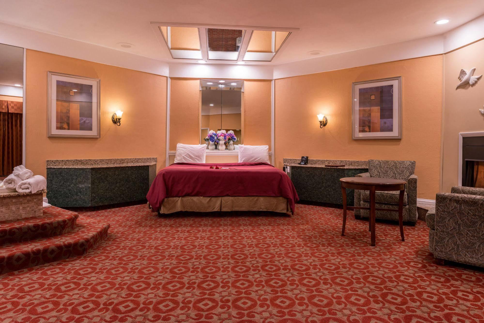 Inn Of The Dove Romantic Luxury & Business Suites Бенсалем Екстер'єр фото