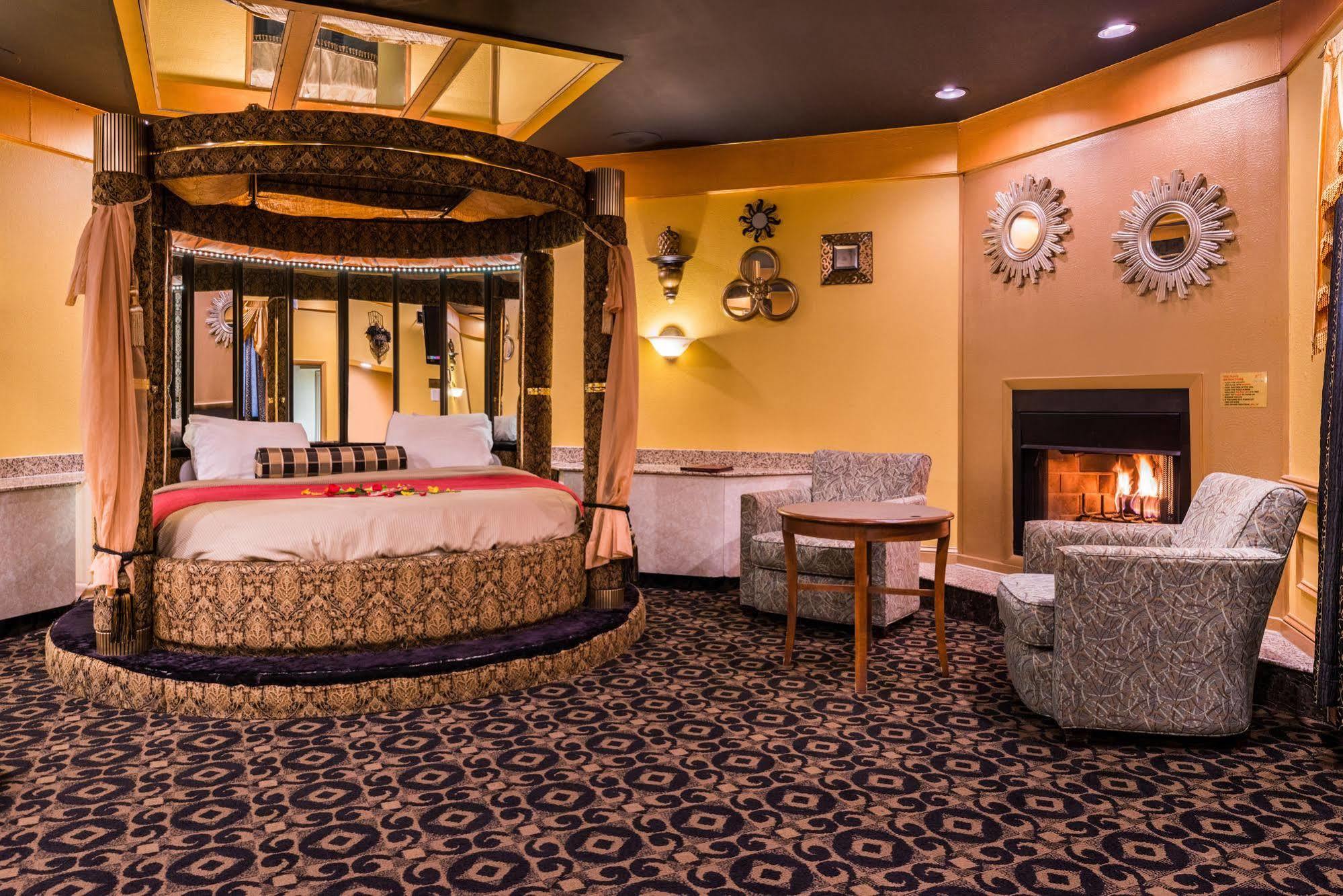 Inn Of The Dove Romantic Luxury & Business Suites Бенсалем Екстер'єр фото