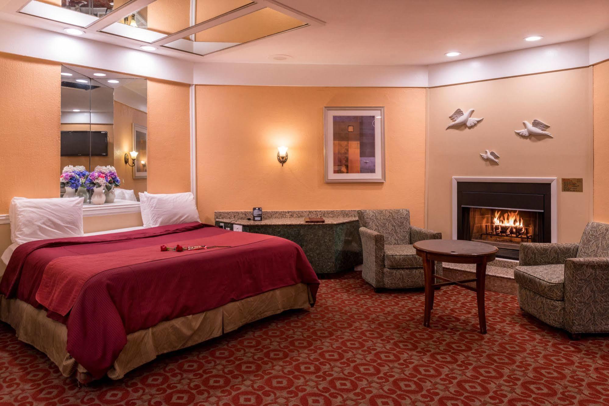 Inn Of The Dove Romantic Luxury & Business Suites Бенсалем Екстер'єр фото